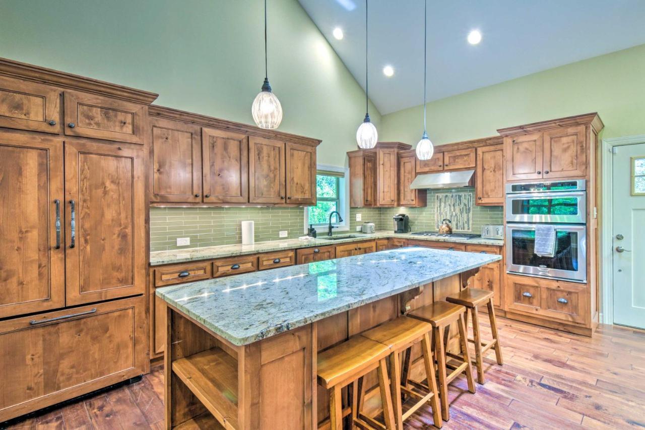 Cozy Riverside Dahlonega Home With Kayaks And Fire Pit ภายนอก รูปภาพ