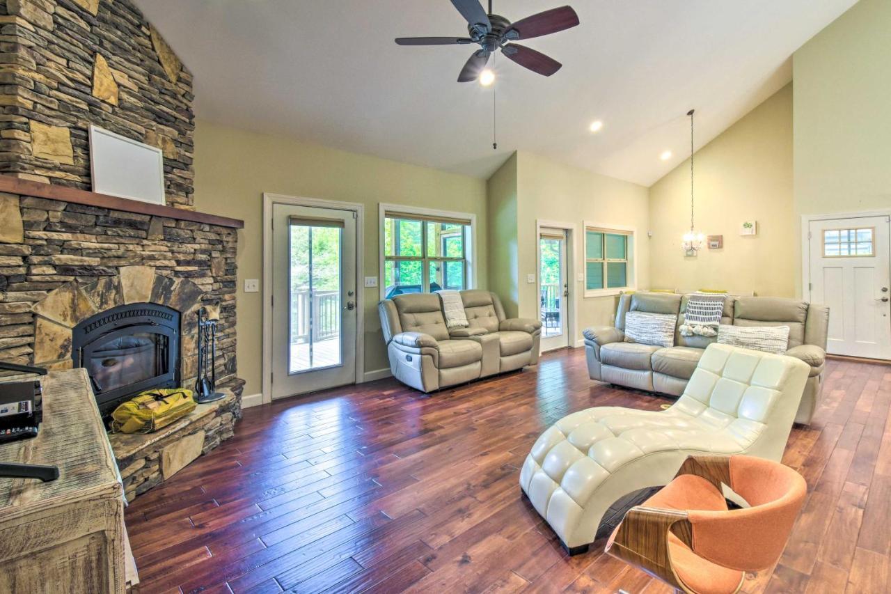 Cozy Riverside Dahlonega Home With Kayaks And Fire Pit ภายนอก รูปภาพ