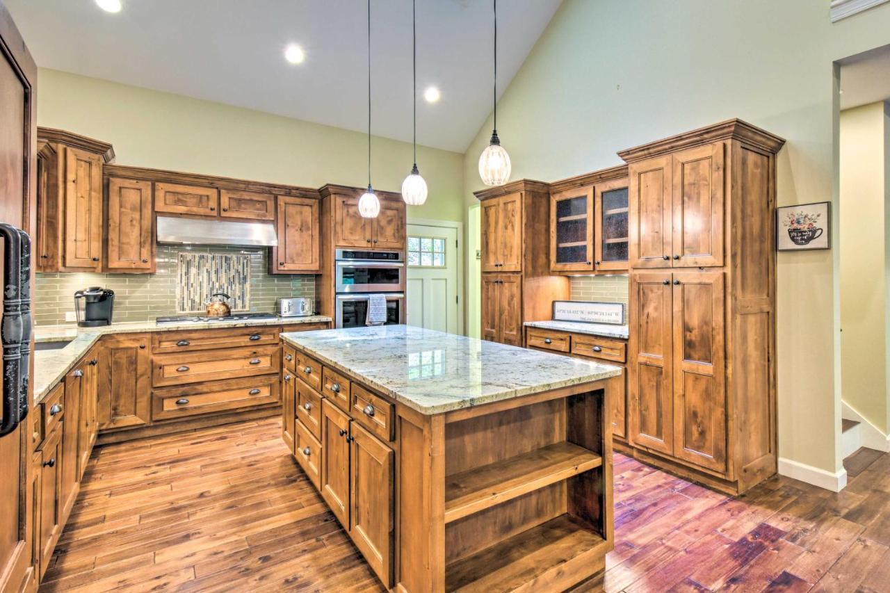 Cozy Riverside Dahlonega Home With Kayaks And Fire Pit ภายนอก รูปภาพ